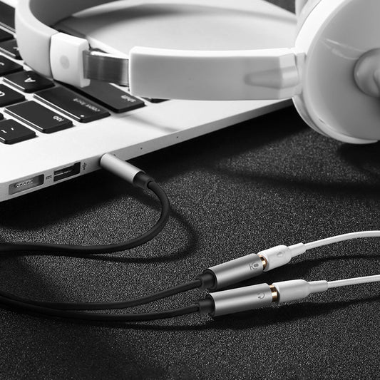 Adaptador de áudio 3,5 mm - 2 x 3,5 mm UGREEN AV141, 0,2 m, preto