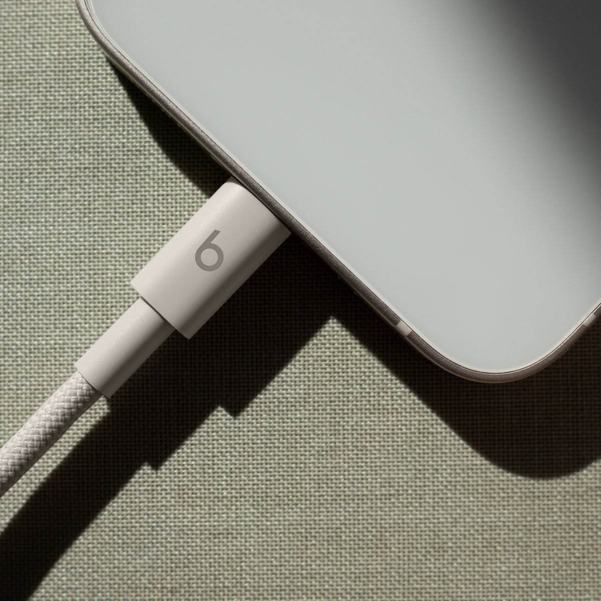 Cabo de Dados e Carregamento USB-C - Lightning Beats, 1.5m, Bege MDGL4ZM/A