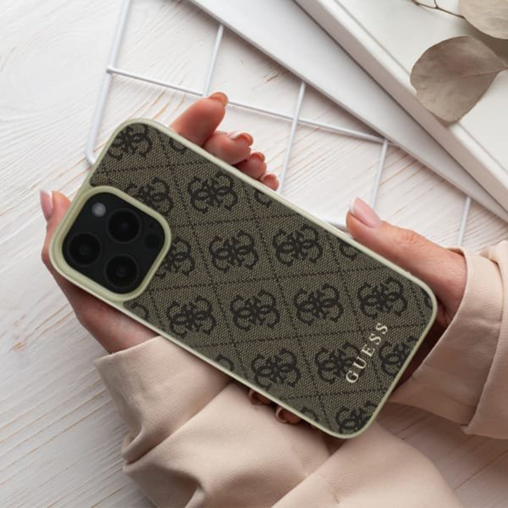 Capa para Apple iPhone 16 Pro, Guess, 4G Charm, Castanho