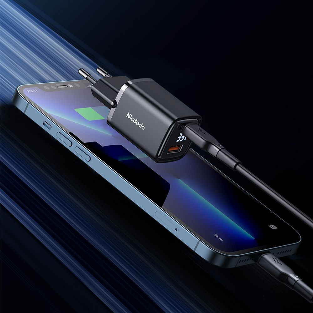 Carregador de Rede McDodo CH-1701 Graphite Display, 33W, 3A, 1 x USB-A - 1 x USB-C, Preto