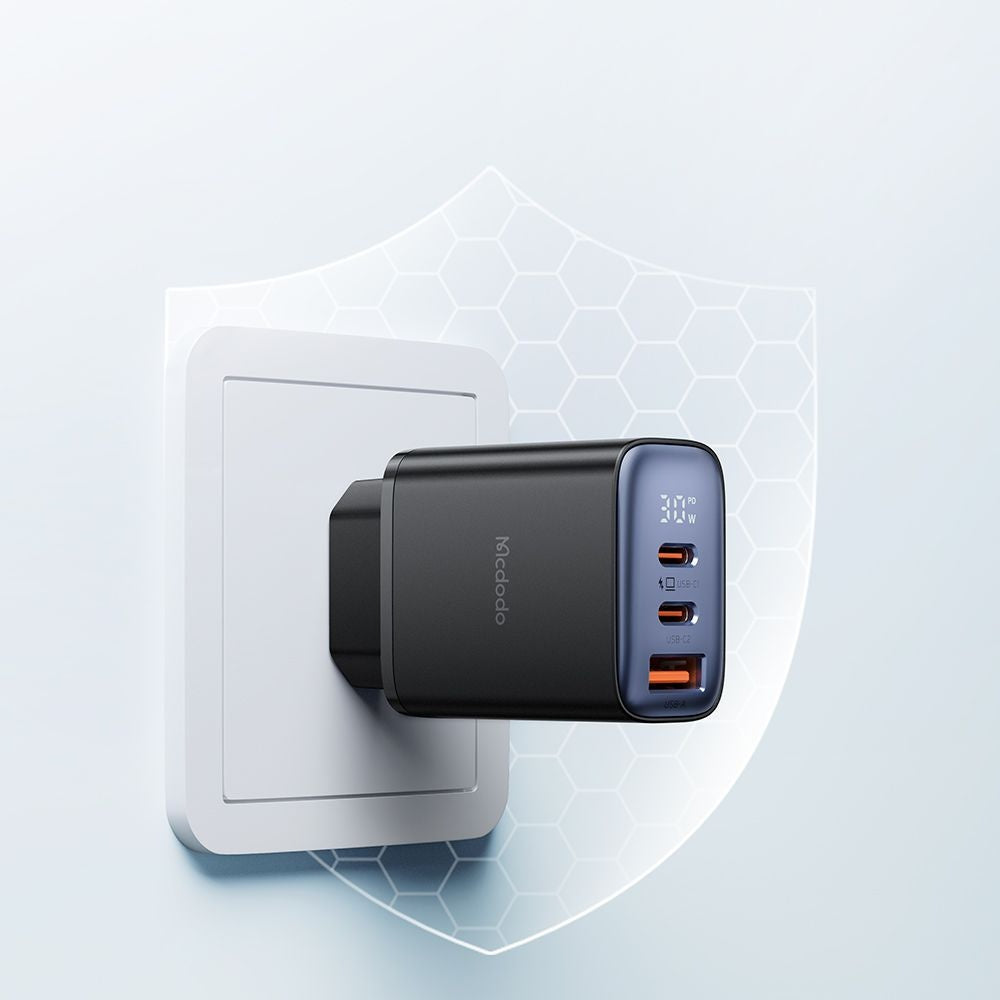 Carregador de Rede McDodo CH-2180 Display, 30W, 3A, 1 x USB-A - 2 x USB-C, Preto