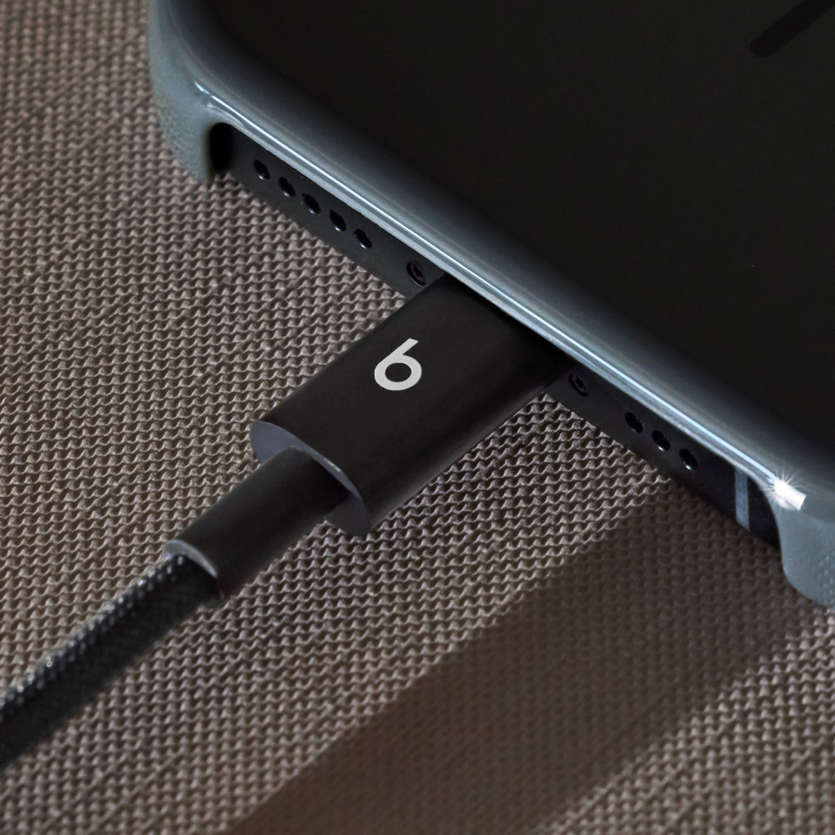 USB-C Data and Charging Cable - USB-C Beats, 1.5m, Black MDGA4ZM/A