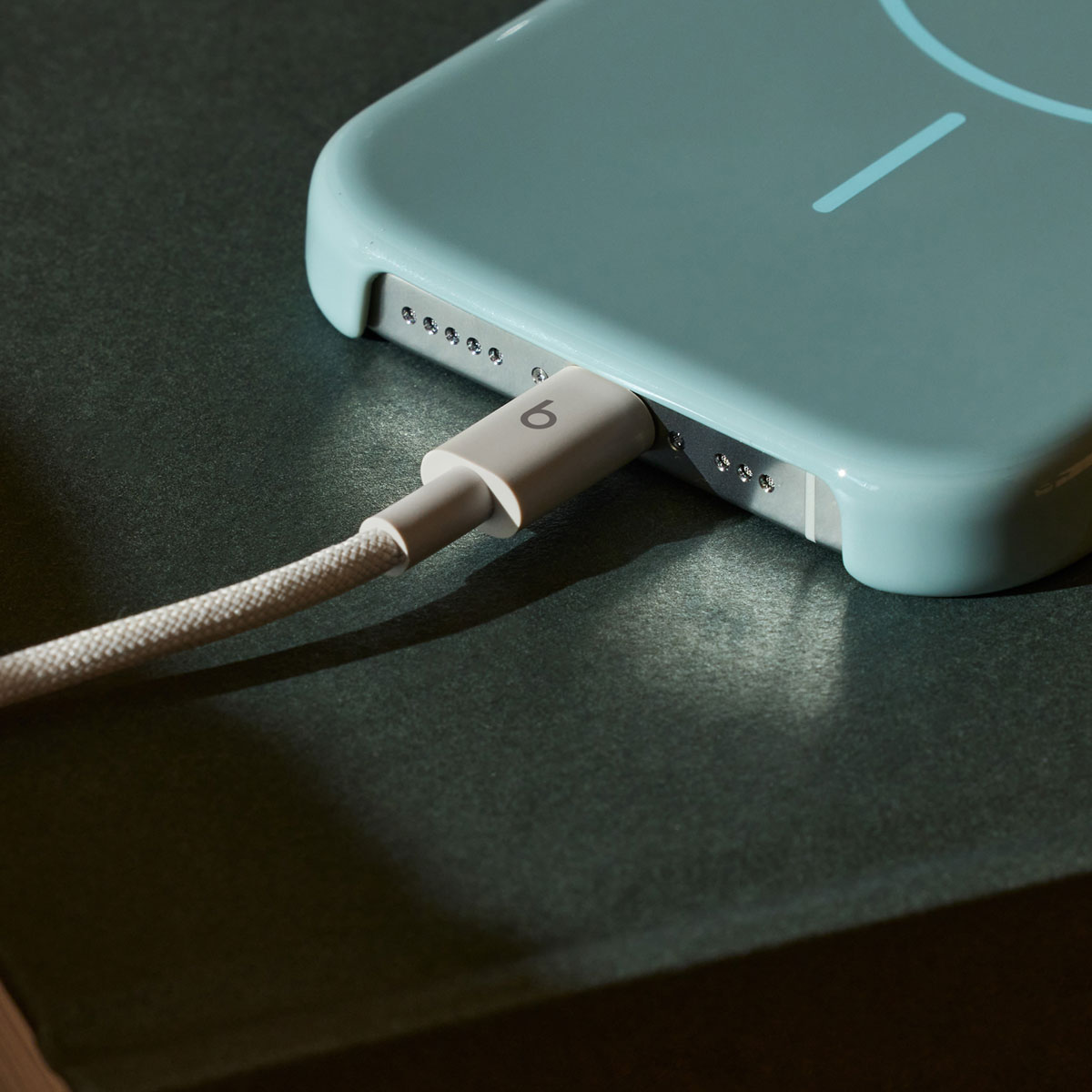 Cabo de Dados e Carregamento USB-C - USB-C Beats, 1.5m, Bege MDGD4ZM/A
