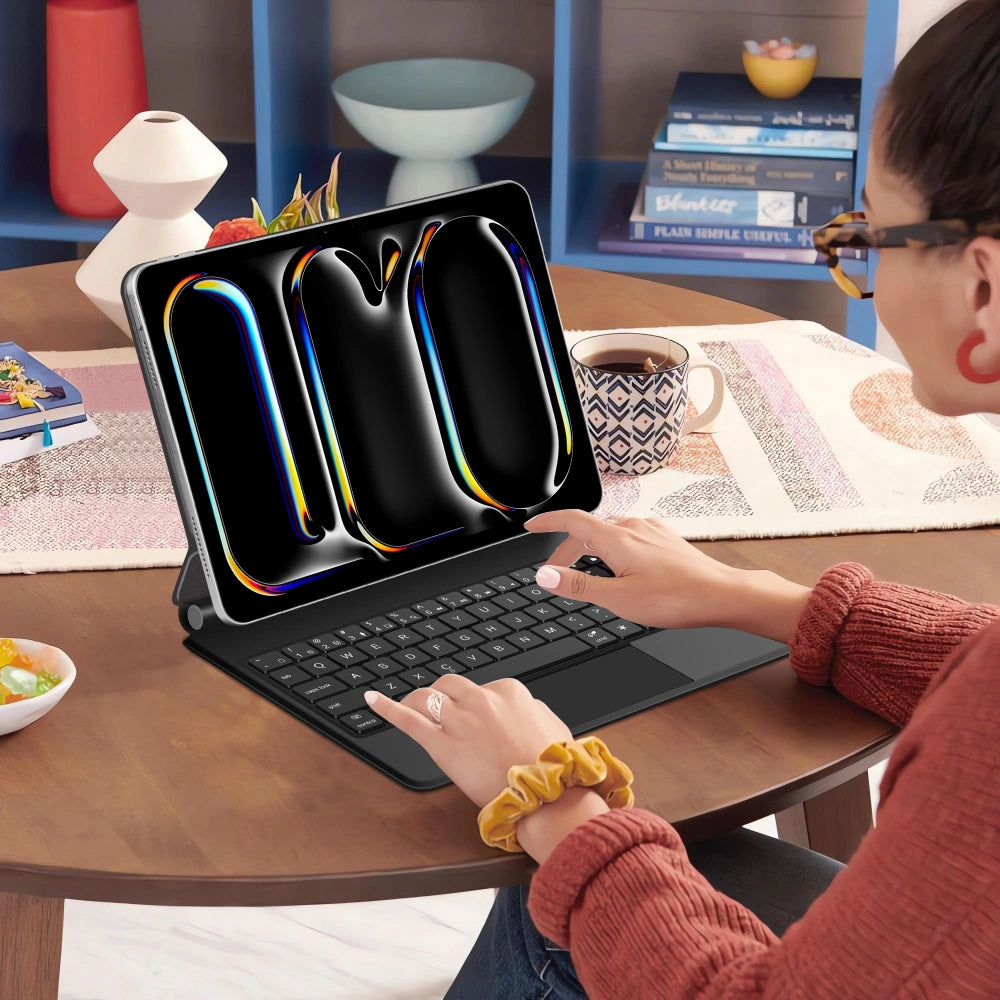 Capa com Teclado para Apple iPad Pro 11 (2025) / (2024), Tech-Protect, SmartCase Magnética, Preta