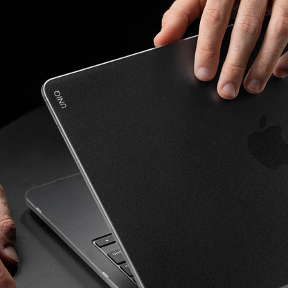 Capa UNIQ Claro para Apple MacBook Pro 16 polegadas (2026) / (2024) / (2023) / (2021), Cinza Fosco