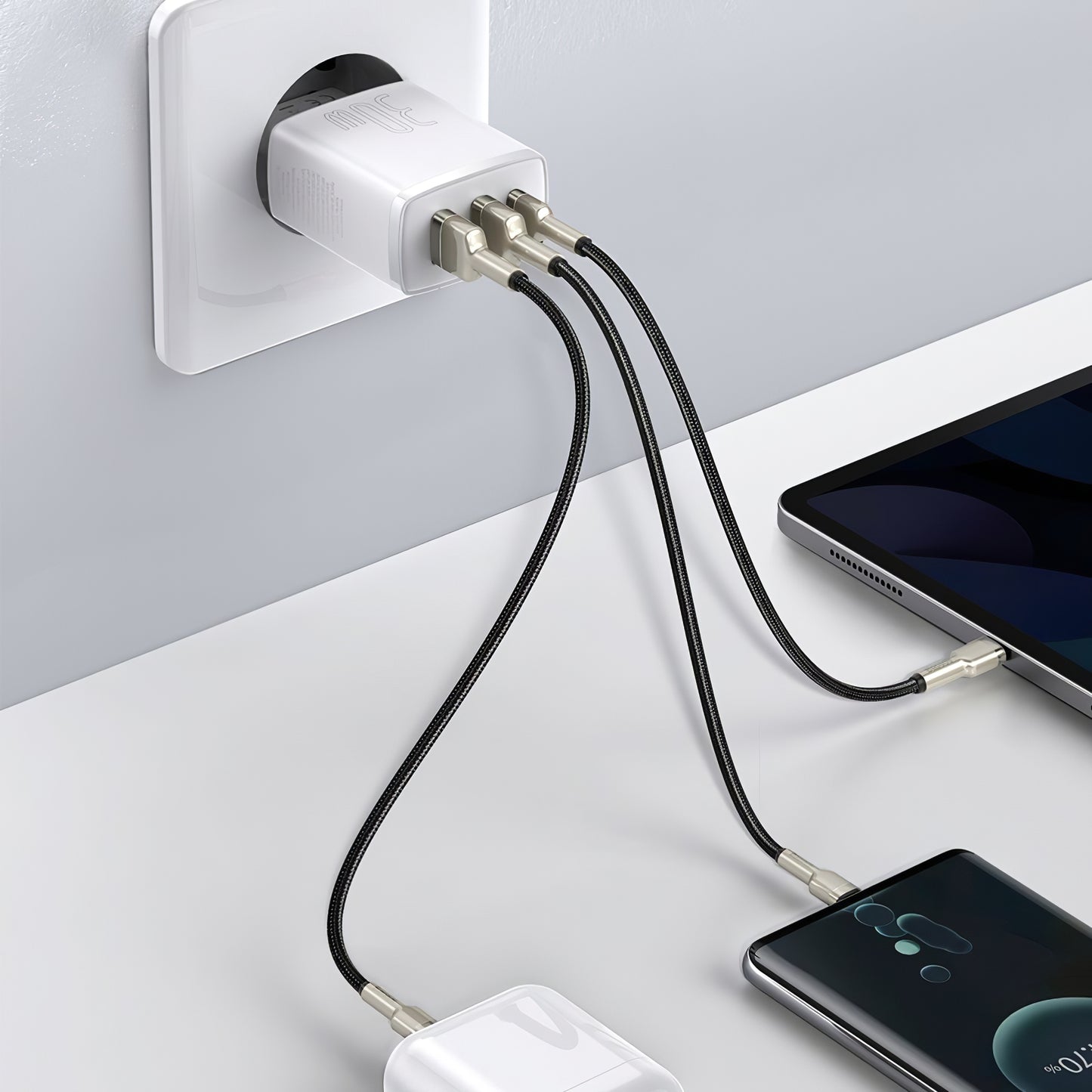 Carregador de rede Baseus Compact, 30W, 1 x USB-C - 2 x USB-A, branco CCXJ-E02 