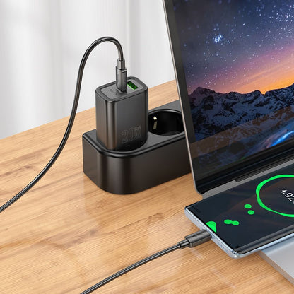 Carregador de Rede com Cabo Lightning HOCO N61, 20W, 3A, 1 x USB-A - 1 x USB-C, Preto