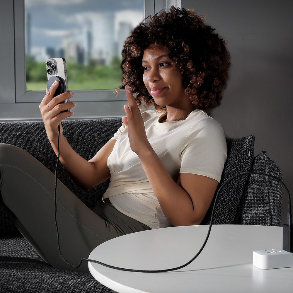 Carregador de Rede Sem Fios ESR HaloLock, 15W, 1.67A, Preto