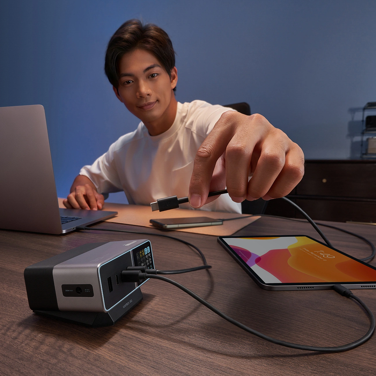 Cuktech TA3005U Station Charger, 300W, 1 x DC - 1 x USB-A - 3 x USB-C, Gray
