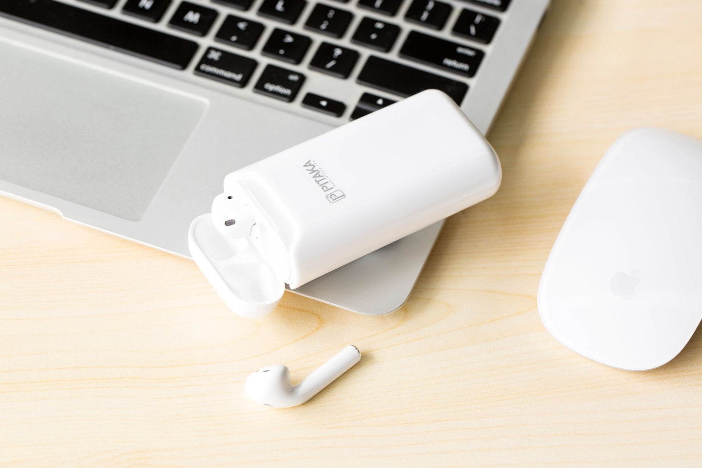 Bateria externa sem fios Pitaka Air Pal Essential para Apple Airpods Gen 1 / Gen 2, 1200mAh, 5W, branco AP1002